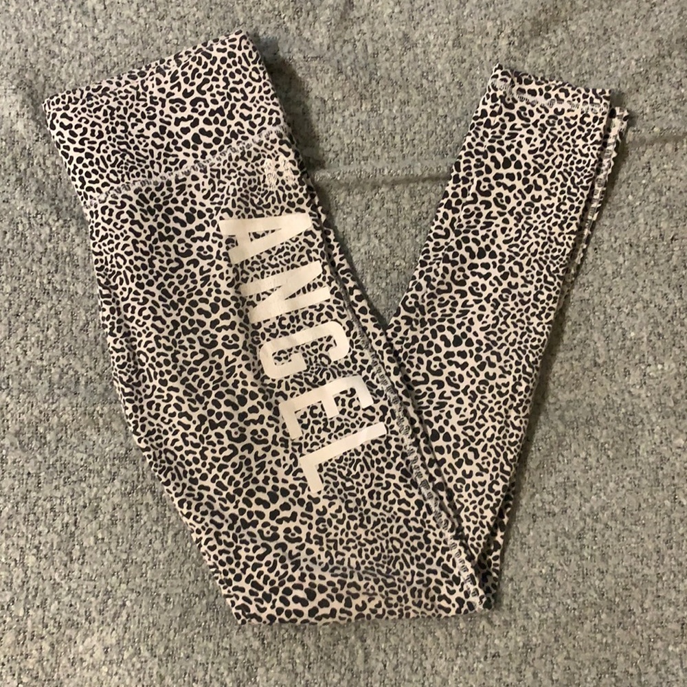 VS leggings leopard print